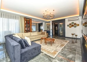 Eine luxuriöse Villa mit Panoramablick auf das Meer ist die perfekte Kombination aus Gemütlichkeit, Stil und Privatsphäre