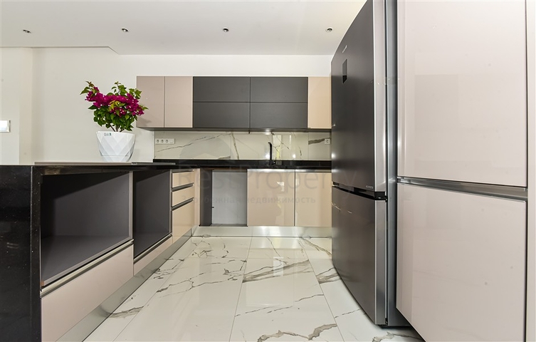 Moderne Villa mit Meerblick, umgeben von Natur und Premium-Komfort