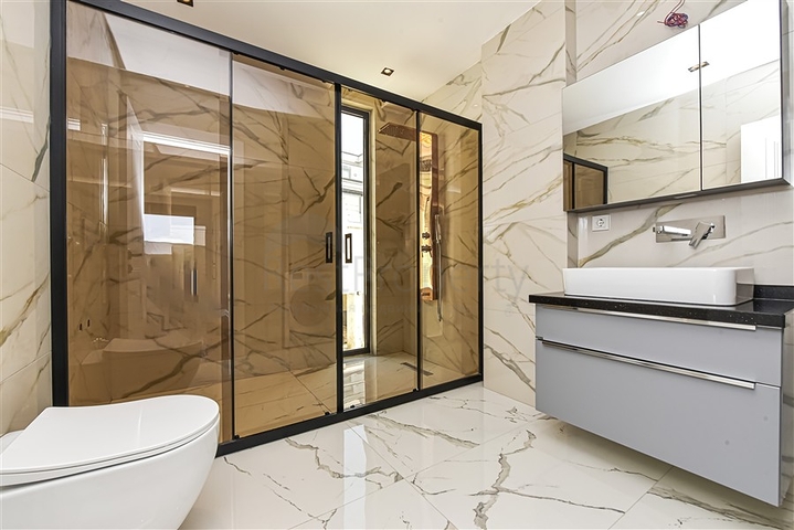 Moderne Villa mit Meerblick, umgeben von Natur und Premium-Komfort