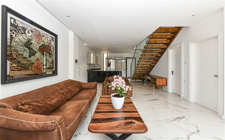 Moderne Villa mit Meerblick, umgeben von Natur und Premium-Komfort