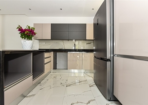 Moderne Villa mit Meerblick, umgeben von Natur und Premium-Komfort