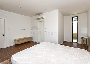 Moderne Villa mit Meerblick, umgeben von Natur und Premium-Komfort