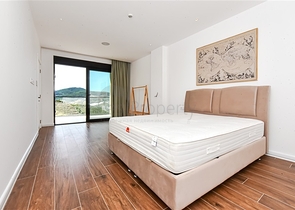 Moderne Villa mit Meerblick, umgeben von Natur und Premium-Komfort