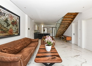 Moderne Villa mit Meerblick, umgeben von Natur und Premium-Komfort