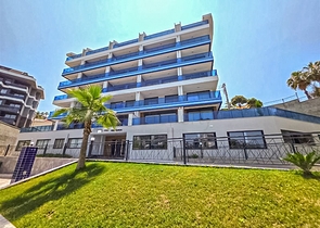 Modernes Apartment mit Panoramablick auf das Meer 