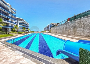 Modernes Apartment mit Panoramablick auf das Meer 