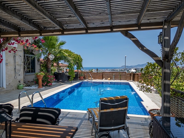 Ideales Haus am Meer: Geräumige Villa mit Blick auf das Mittelmeer