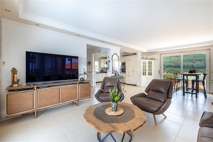 Ideales Haus am Meer: Geräumige Villa mit Blick auf das Mittelmeer