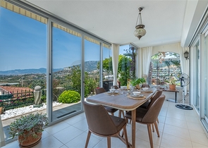 Ideales Haus am Meer: Geräumige Villa mit Blick auf das Mittelmeer