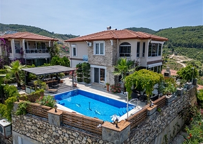 Ideales Haus am Meer: Geräumige Villa mit Blick auf das Mittelmeer