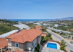 Ideales Haus am Meer: Geräumige Villa mit Blick auf das Mittelmeer