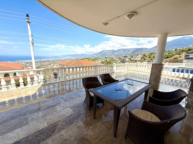 Geräumige, möblierte Villa mit herrlicher Terrasse in Kargicak/Alanya Geräumige, möblierte Villa mit herrlicher Terrasse in Kargicak/Alanya