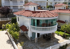 Geräumige, möblierte Villa mit herrlicher Terrasse in Kargicak/Alanya Geräumige, möblierte Villa mit herrlicher Terrasse in Kargicak/Alanya