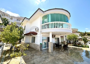 Geräumige, möblierte Villa mit herrlicher Terrasse in Kargicak/Alanya Geräumige, möblierte Villa mit herrlicher Terrasse in Kargicak/Alanya