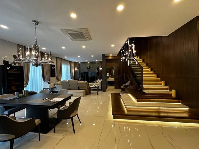 Geräumige Maisonette am Meer in einem Premium-Komplex - für Kenner des hohen Lebensstandards