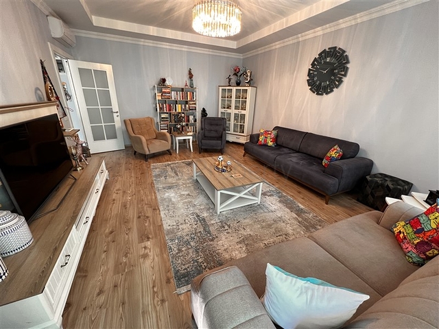 Geräumige möblierte Wohnung zum Leben im Zentrum von Oba