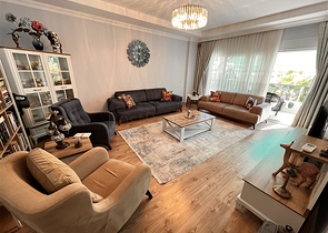 Geräumige möblierte Wohnung zum Leben im Zentrum von Oba