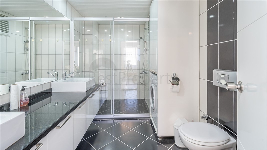 Möblierte Wohnung 50 Meter vom Strand entfernt im Herzen von Oba