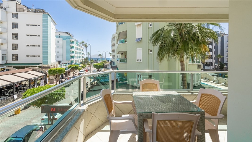 Möblierte Wohnung 50 Meter vom Strand entfernt im Herzen von Oba