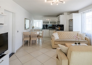 Möblierte Wohnung 50 Meter vom Strand entfernt im Herzen von Oba