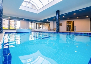 Moderne möblierte Wohnung in einer Wohnanlage mit reicher Infrastruktur in der Gegend von Oba