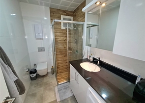 Moderne möblierte Wohnung in einer Wohnanlage mit reicher Infrastruktur in der Gegend von Oba