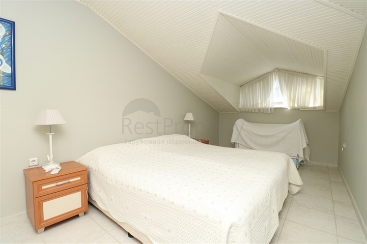 Möblierte 3+1 Maisonette-Wohnung mit großer Terrasse im Zentrum von Alanya