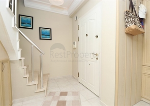 Möblierte 3+1 Maisonette-Wohnung mit großer Terrasse im Zentrum von Alanya