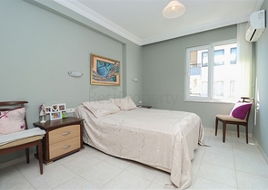 Möblierte 3+1 Maisonette-Wohnung mit großer Terrasse im Zentrum von Alanya