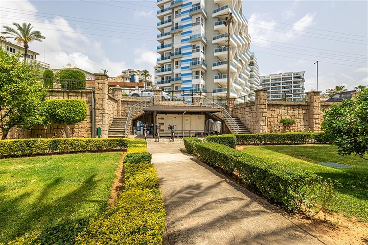 Geräumige 2+1 Wohnung in einem Komplex mit entwickelter Infrastruktur in der Gegend von Dschikkilli