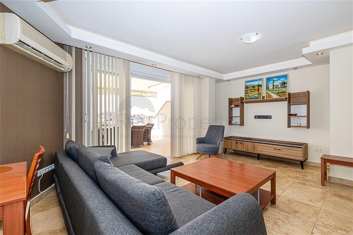 Geräumige 2+1 Wohnung in einem Komplex mit entwickelter Infrastruktur in der Gegend von Dschikkilli