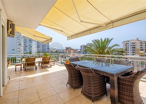 Geräumige 2+1 Wohnung in einem Komplex mit entwickelter Infrastruktur in der Gegend von Dschikkilli