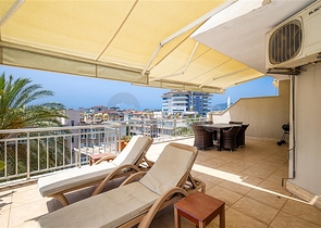 Geräumige 2+1 Wohnung in einem Komplex mit entwickelter Infrastruktur in der Gegend von Dschikkilli