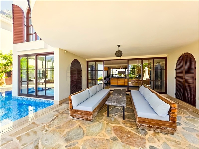 5+2 Luxusvilla mit Meerblick im Zentrum von Alanya — Privatsphäre, Komfort und Luxus an einem Ort