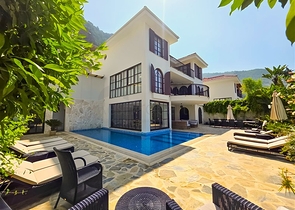 5+2 Luxusvilla mit Meerblick im Zentrum von Alanya — Privatsphäre, Komfort und Luxus an einem Ort