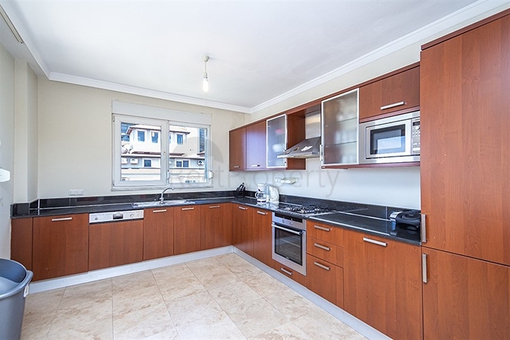 Geräumige 2+1 Wohnung in einem gepflegten Komplex in der Gegend von Djikcilli - Komfort und Bequemlichkeit zum Leben