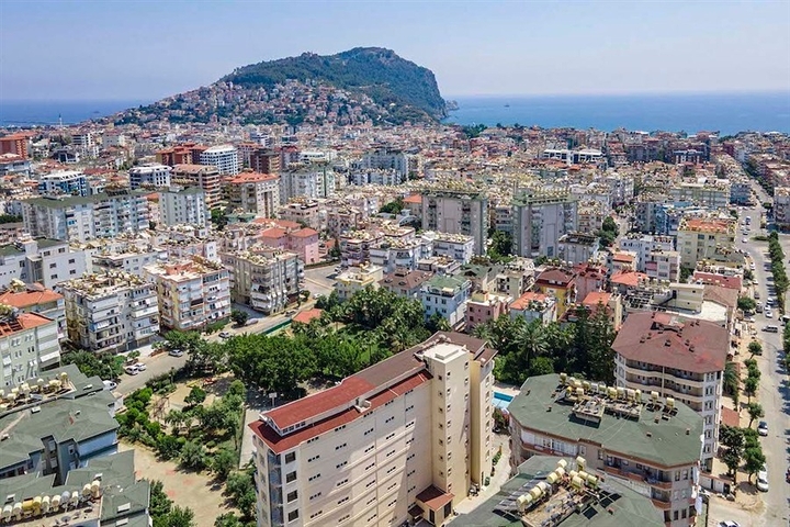 Geräumiges, möbliertes Penthouse mit Terrassen im Herzen von Alanya