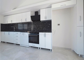 Geräumiges, möbliertes Penthouse mit Terrassen im Herzen von Alanya