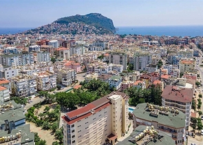 Geräumiges, möbliertes Penthouse mit Terrassen im Herzen von Alanya