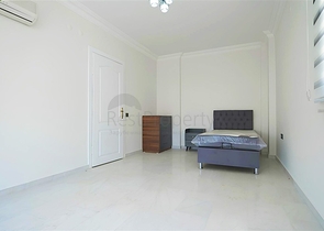 Geräumiges, möbliertes Penthouse mit Terrassen im Herzen von Alanya