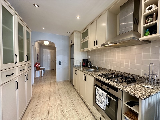 Geräumige möblierte 2+1-Wohnung nur 150 Meter vom Meer entfernt im Stadtteil Oba