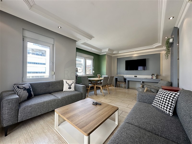 Geräumige möblierte 2+1-Wohnung nur 150 Meter vom Meer entfernt im Stadtteil Oba