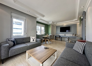 Geräumige möblierte 2+1-Wohnung nur 150 Meter vom Meer entfernt im Stadtteil Oba