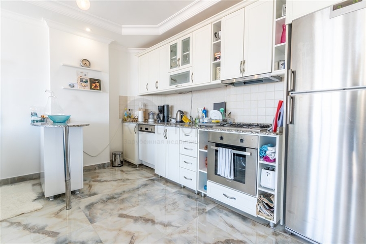 Helle Wohnung mit Panoramablick auf das Meer in der Gegend von Tosmur