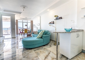 Helle Wohnung mit Panoramablick auf das Meer in der Gegend von Tosmur