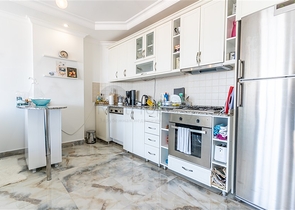 Helle Wohnung mit Panoramablick auf das Meer in der Gegend von Tosmur