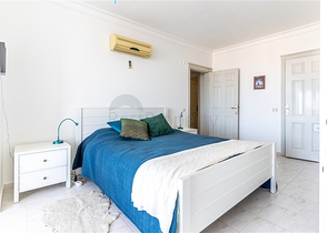 Helle Wohnung mit Panoramablick auf das Meer in der Gegend von Tosmur