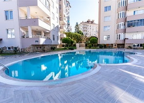 Helle Wohnung mit Panoramablick auf das Meer in der Gegend von Tosmur