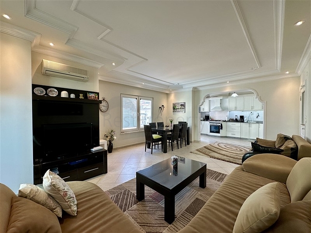 Komfortable 2+1-Wohnung in einem Komplex mit entwickelter Infrastruktur