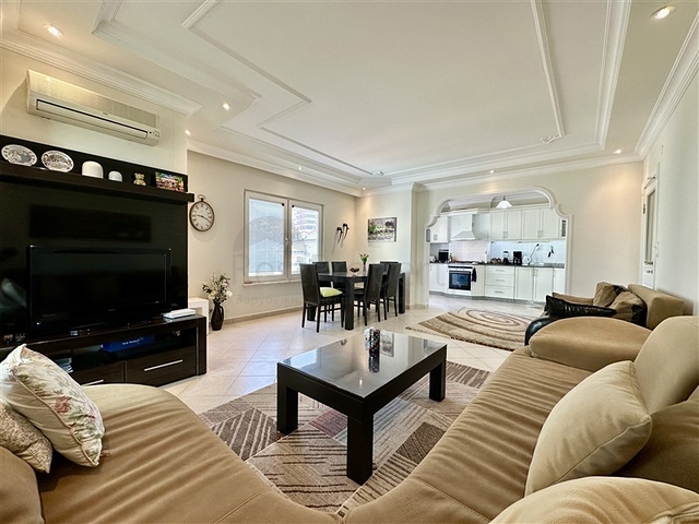 Komfortable 2+1-Wohnung in einem Komplex mit entwickelter Infrastruktur